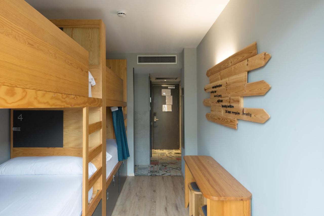 Quadruple Bedbunks Room Bathroom,1007839780:JPEG