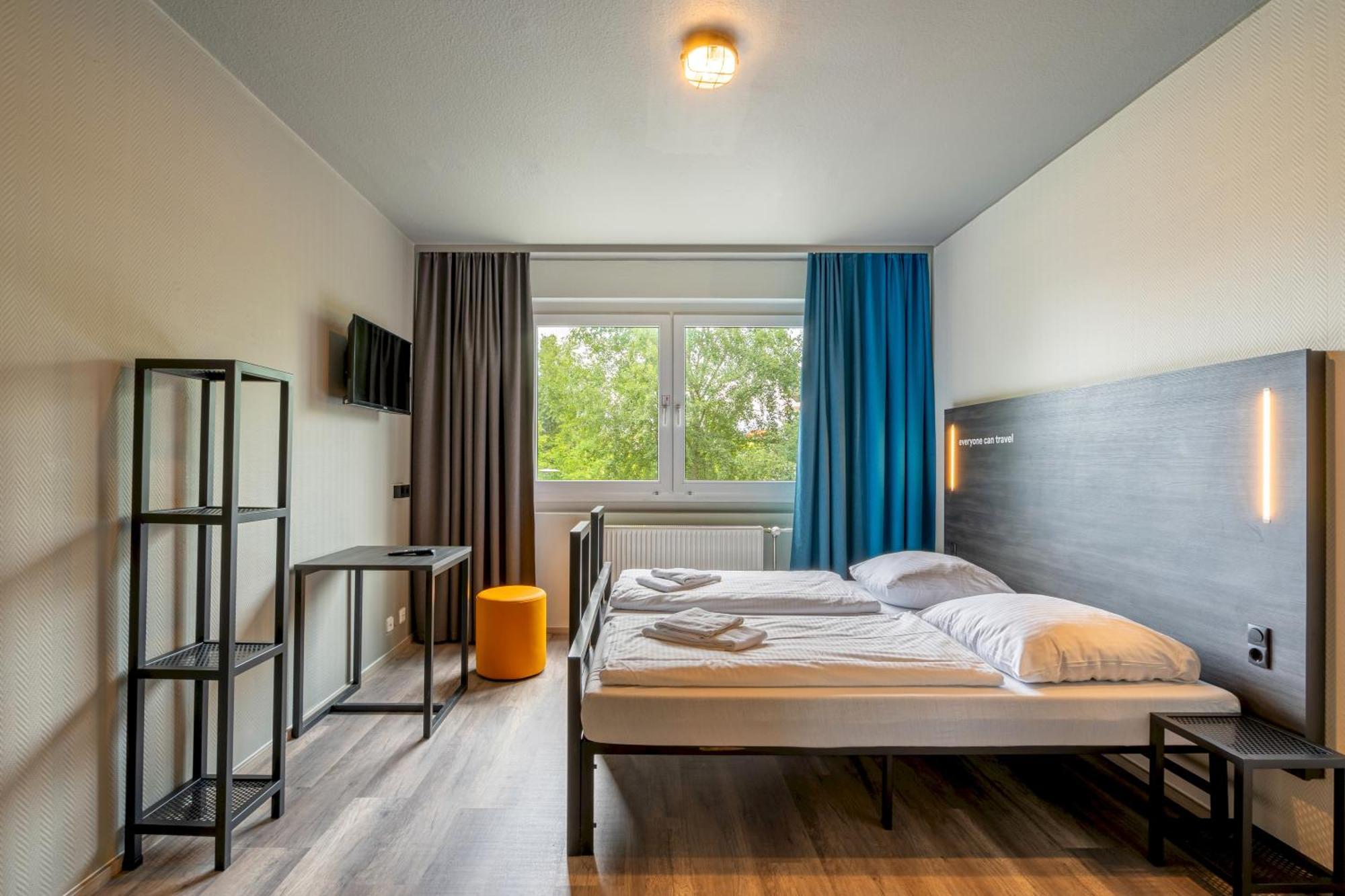 Twin room for Single use