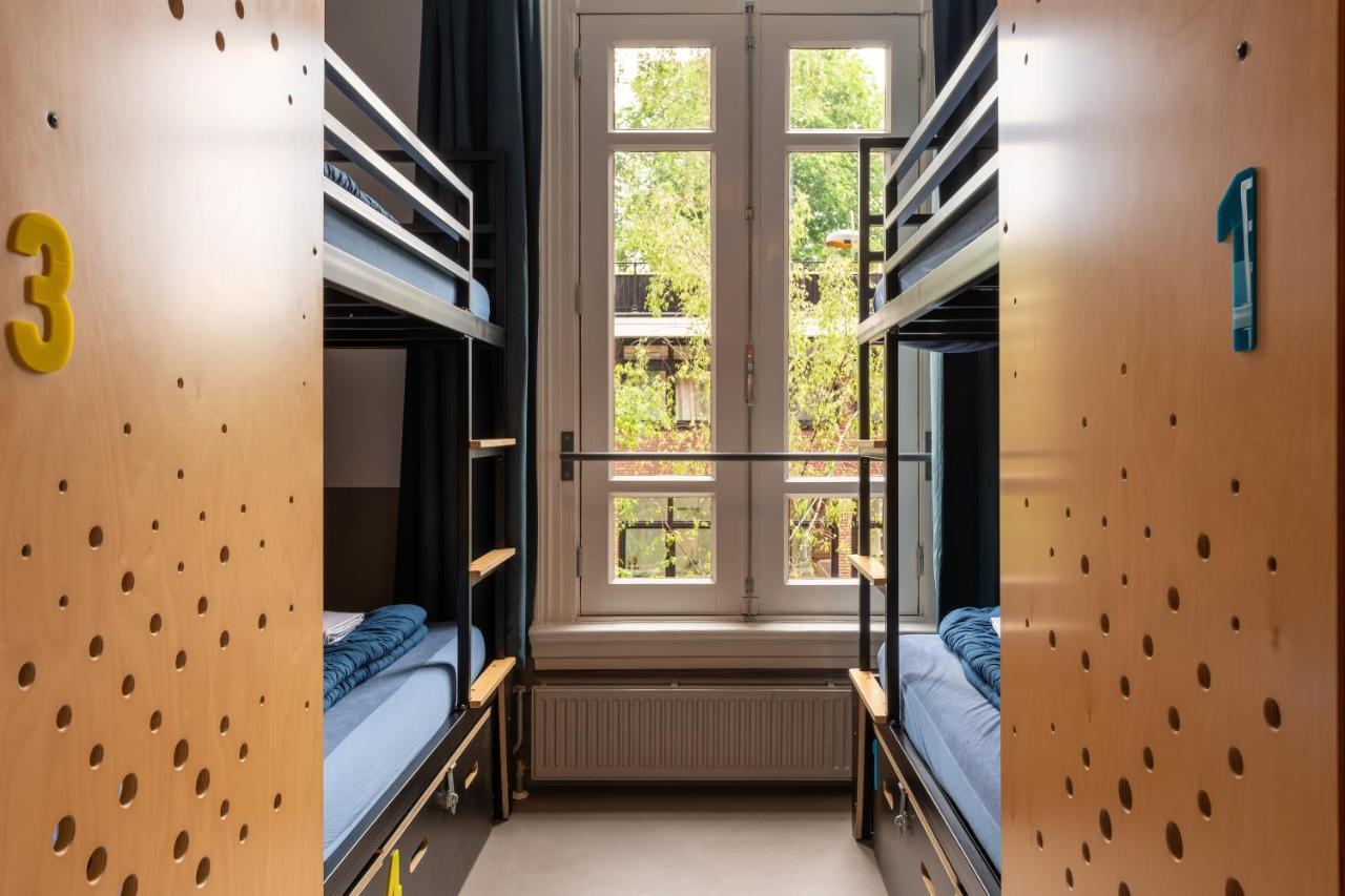 Quadruple Room with Private Bathroom and Shower