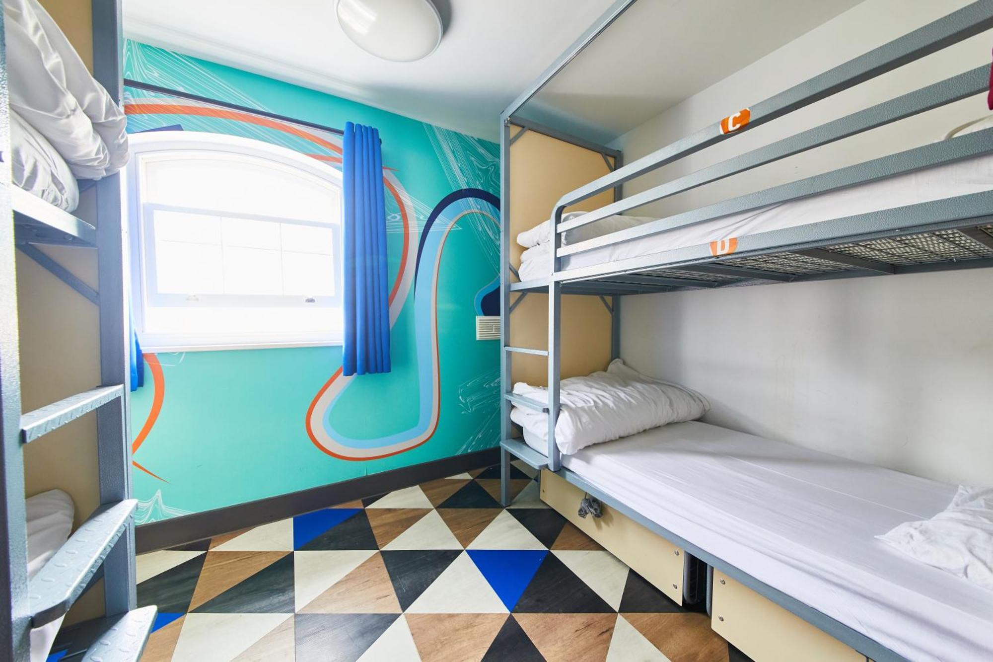 Bed 4-Bed Mixed Dormitory Room Private Bathroom
