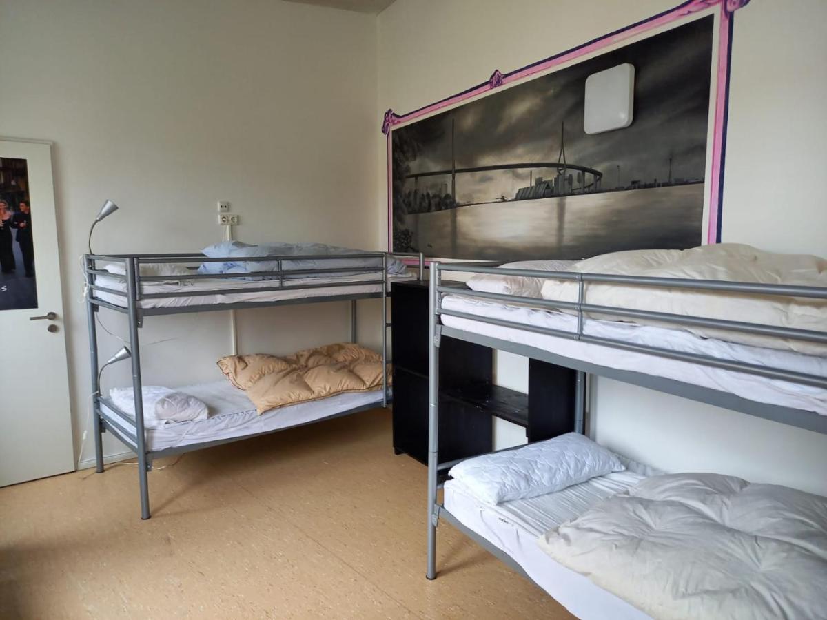 Bädd i sovsal endast för kvinnor med 4 bäddar