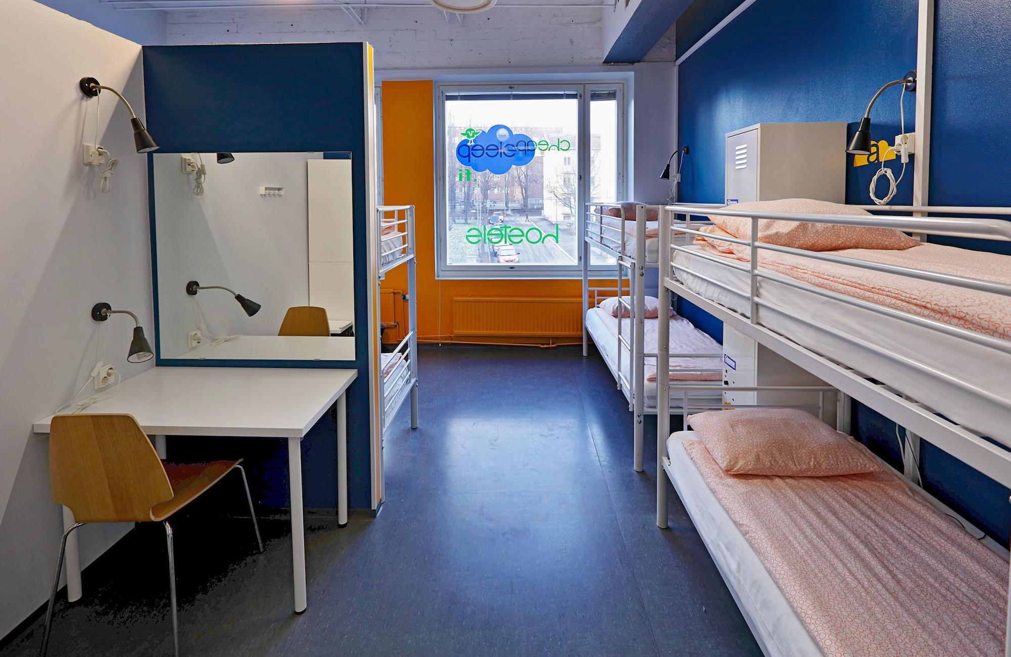 Bed 8-Bed Mixed Dormitory Room