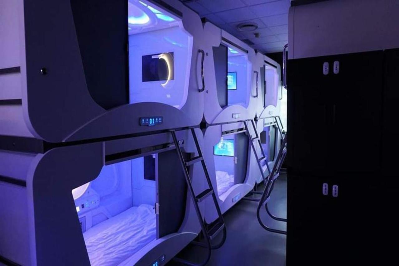 Capsule Bed 24-Bed Mixed Dormitory Room