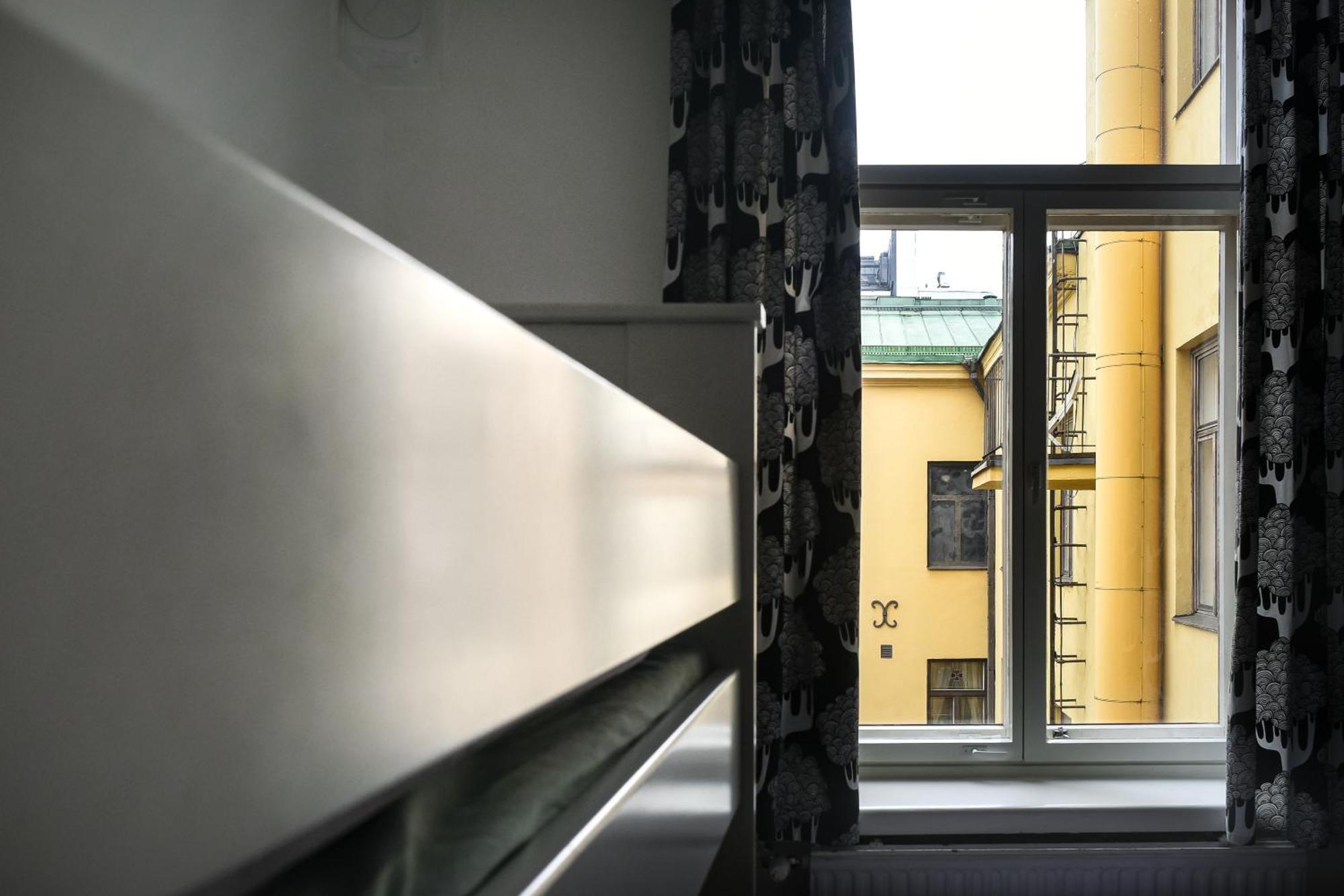Single Bed 5-Bed Mixed Dormitory Room