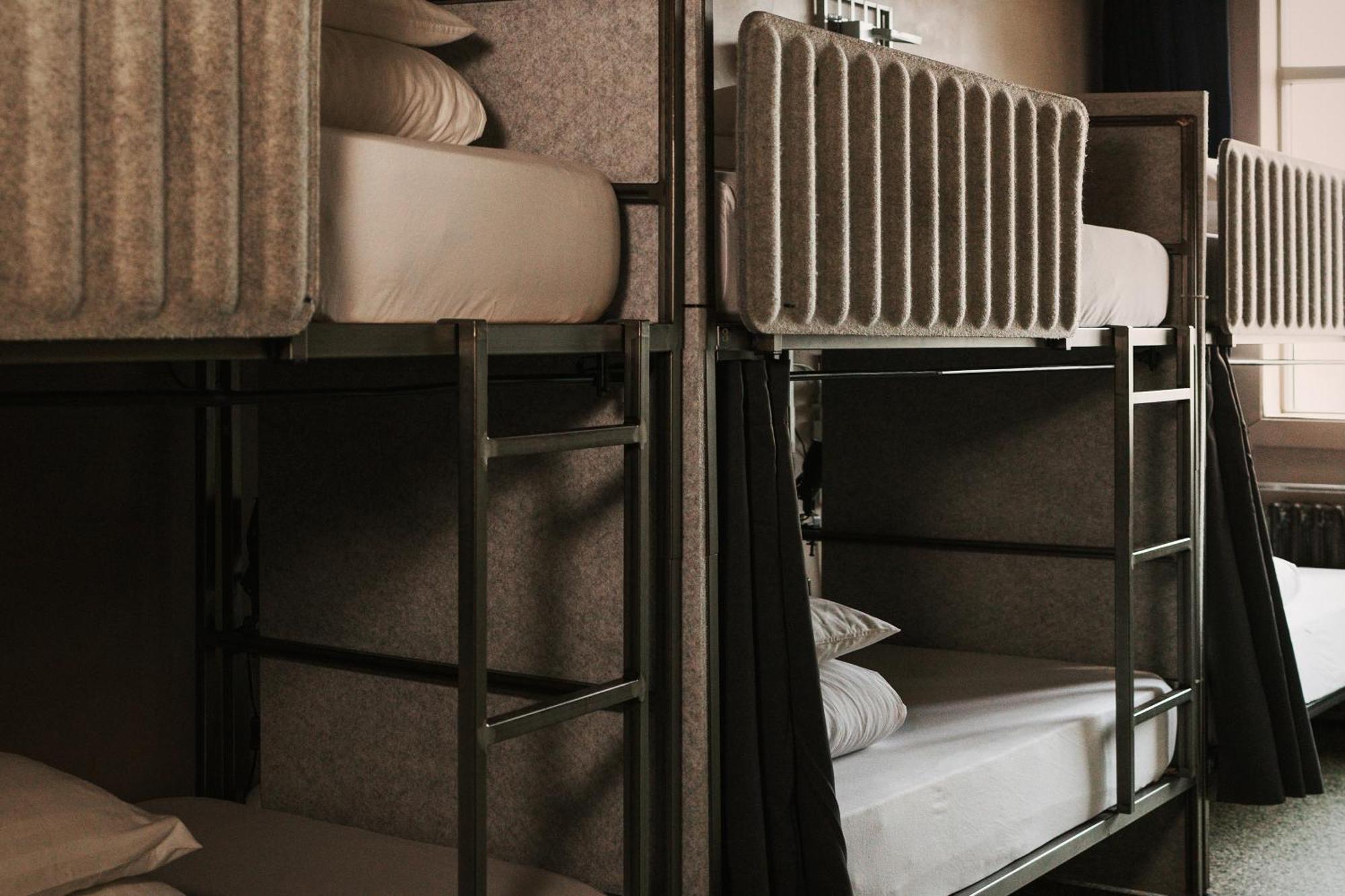 Bed 6-Bed Dormitory Room