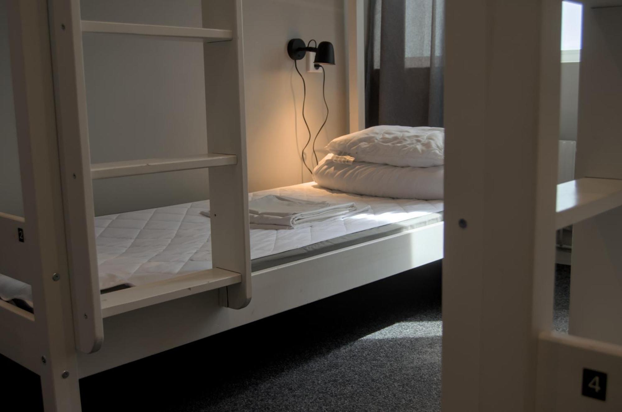 Familjerum med delat badrum