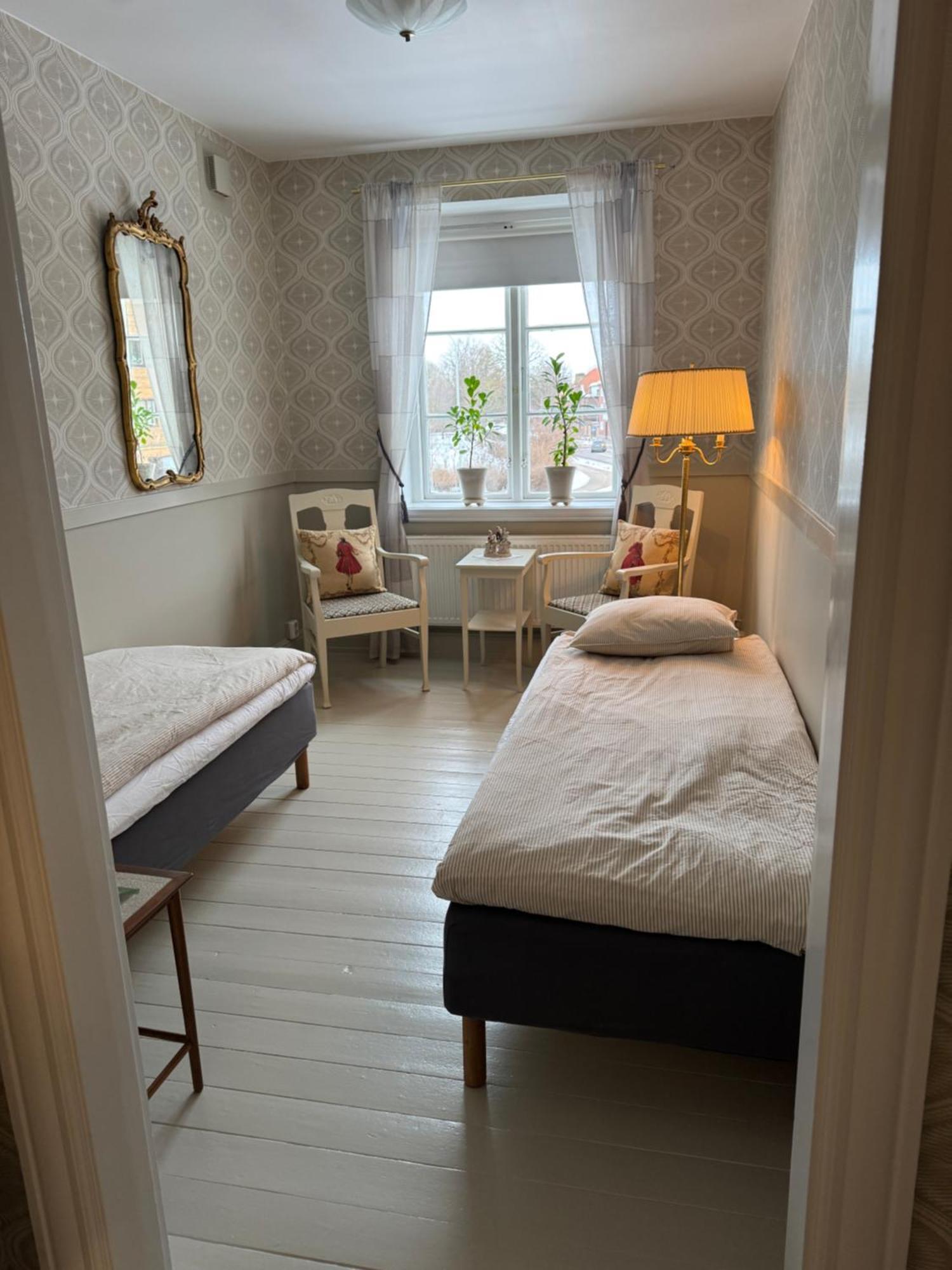 Tvåbäddsrum med egen toalett