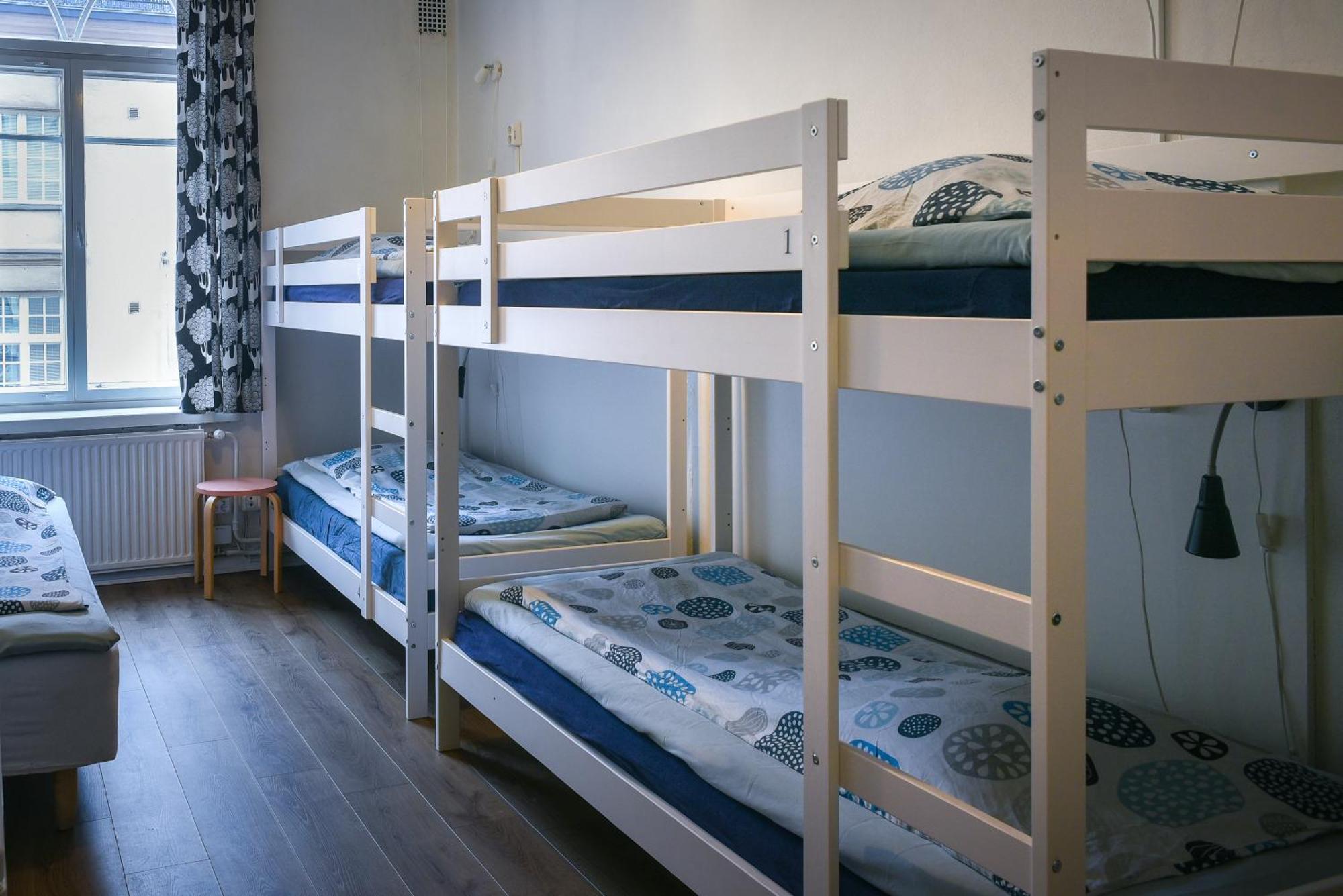 Single Bed 6-Bed Female Dormitory
