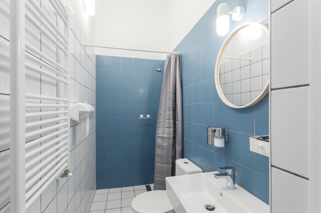 Åttabäddsrum med eget badrum