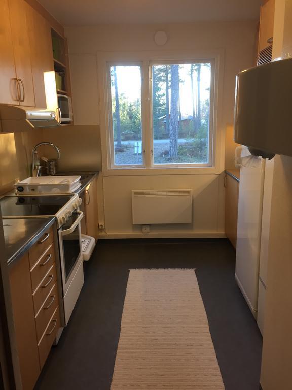 Tvåbäddsrum med delat badrum