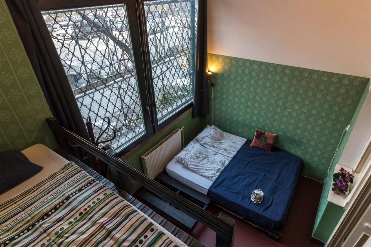 Standard Quadruple Room with Shared Bathroom,765738295:JPEG