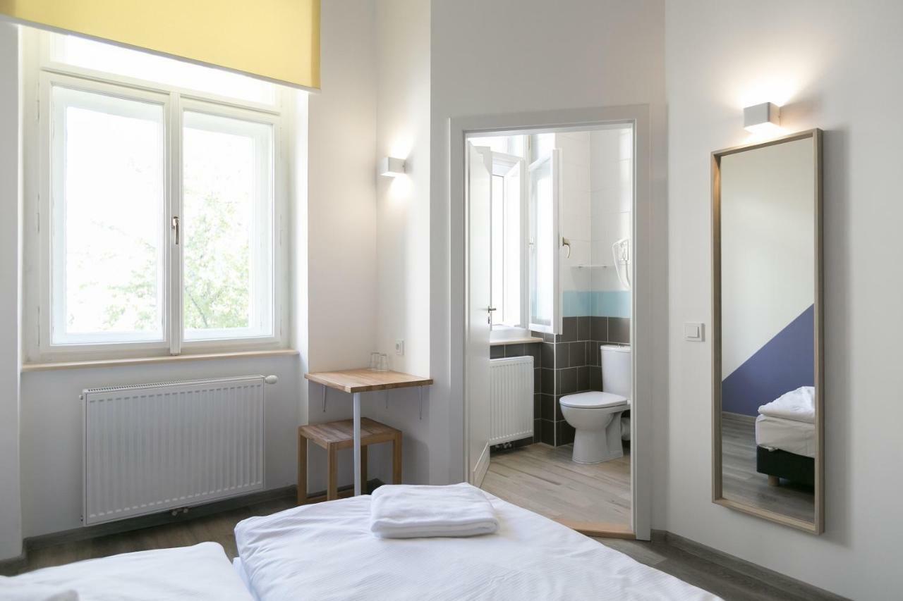 Private Room (2 Beds) - Private Bathroom