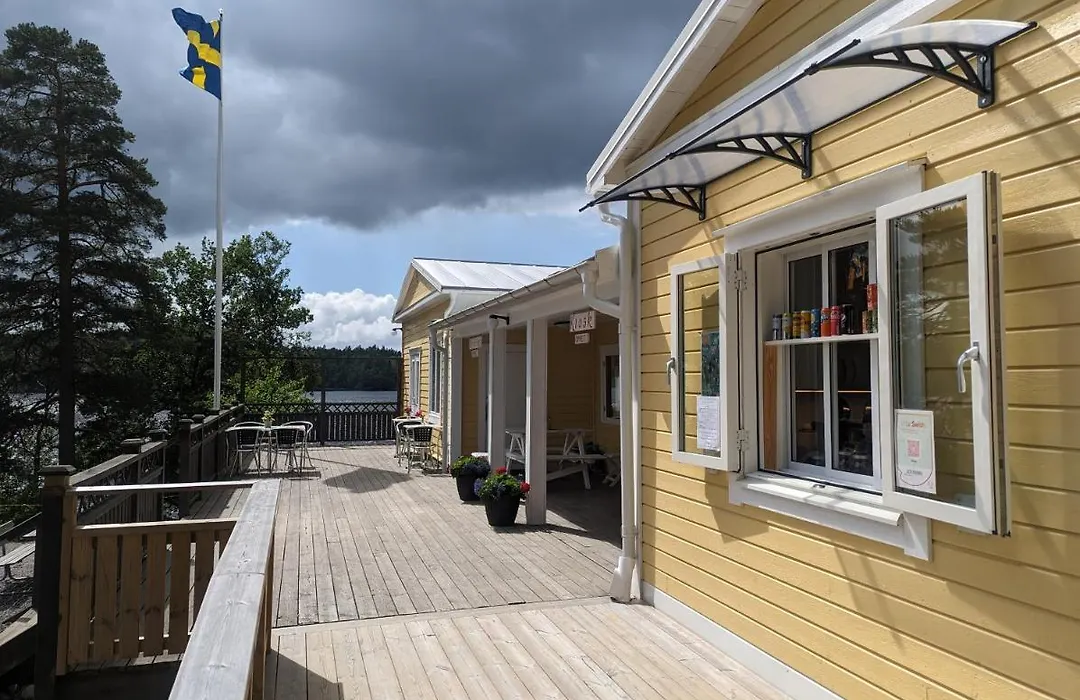 Vårhaga Vandrarhem-1