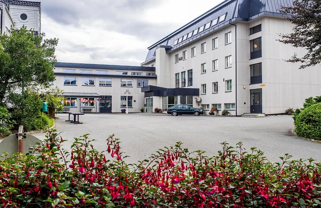 Solborg Folkehogskole Hostel-1