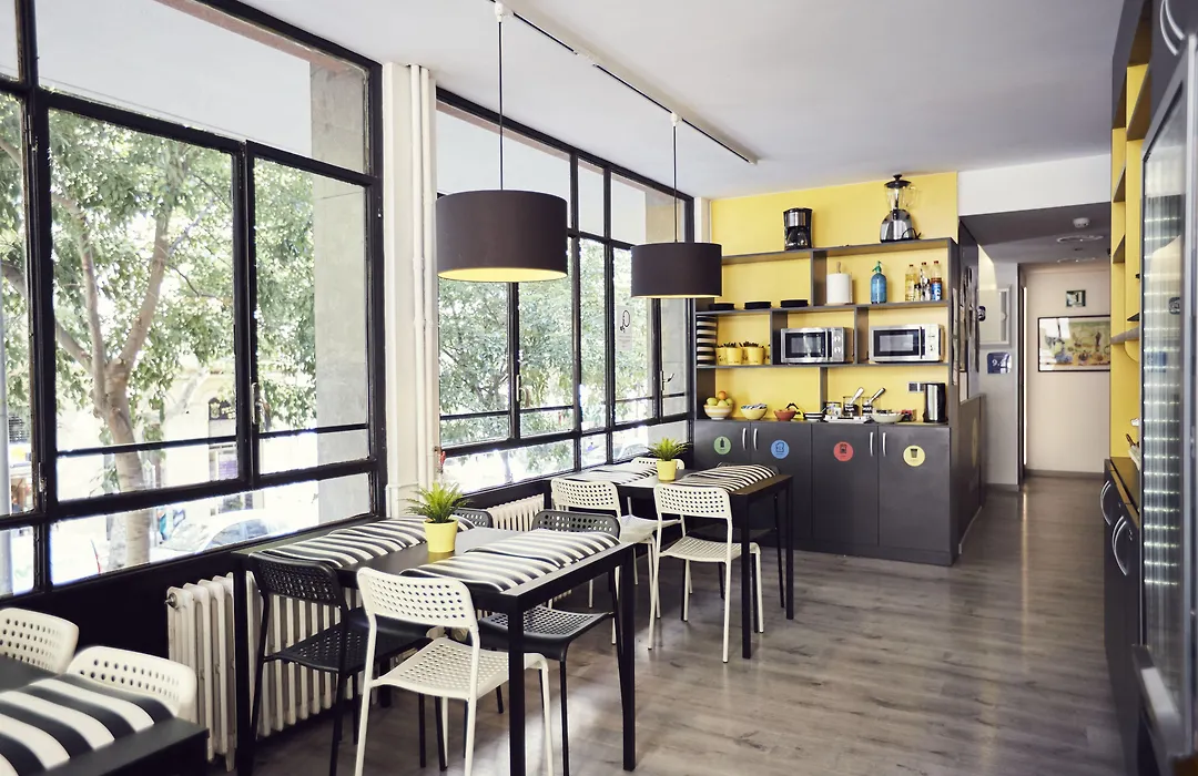 Free Hostels Barcelona-1