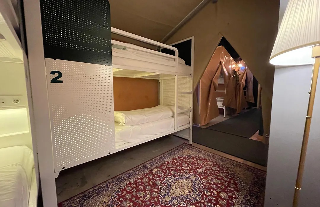 Urban Camper Hostel & Bar-1