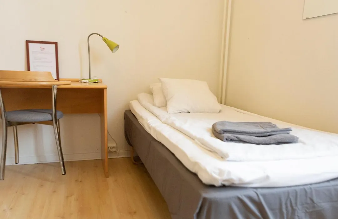 Hellidens Slott och Vandrarhem-1