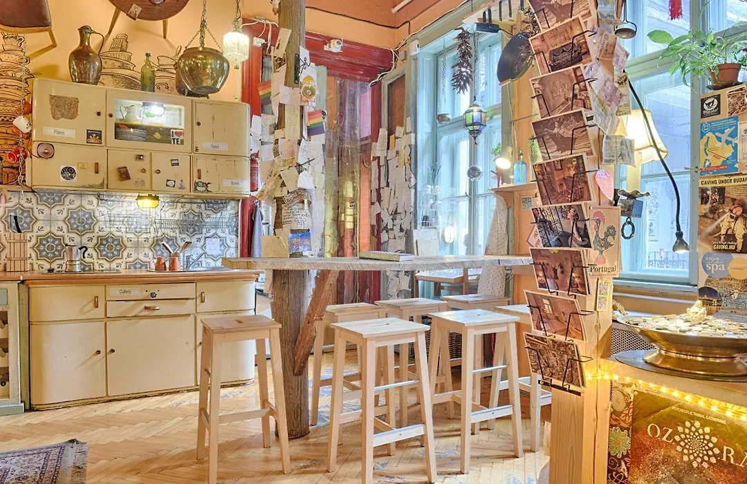 Lavender Circus Hostel, Doubles & Ensuites-1