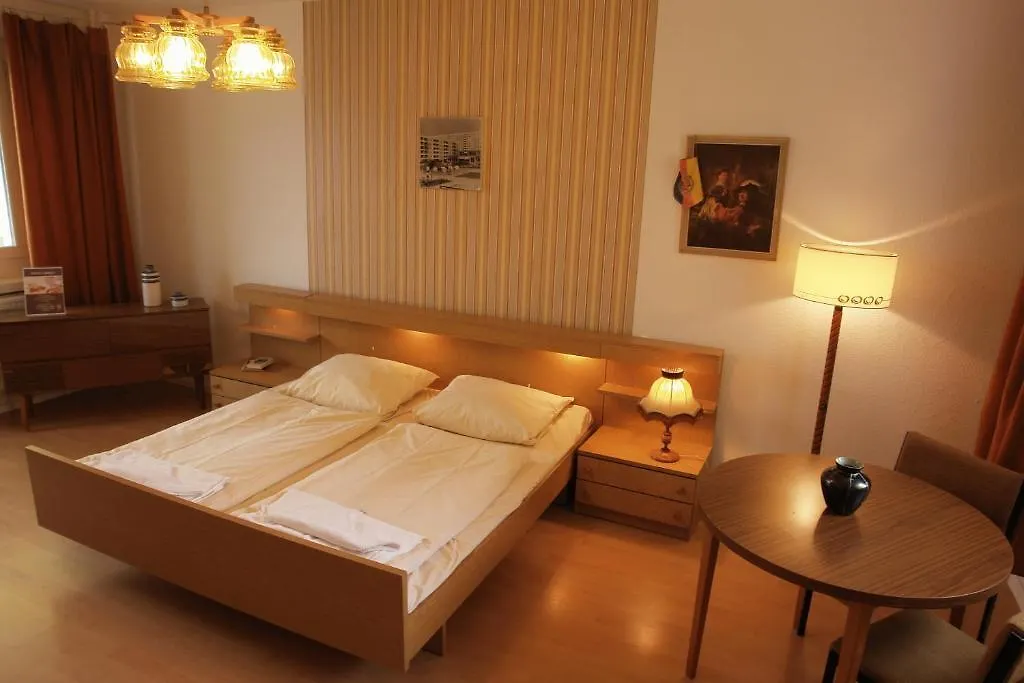 Ostel - Das Ddr Hostel-1