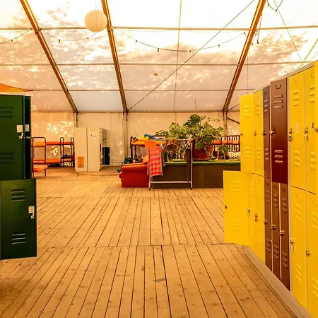 The Tent - Youth Only - Buchung Leider Nur Bis 30 Jahre Moeglich!-3