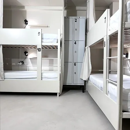 Nomad Gardet-2