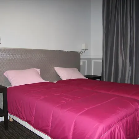 Bastille Hostel-2