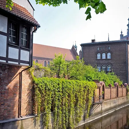 World Hostel - Old Town-3