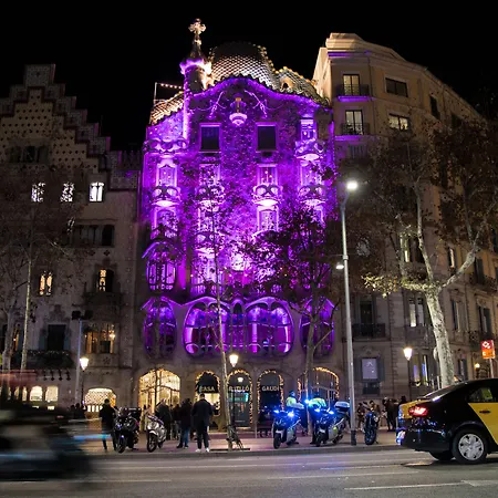 Sant Jordi Hostels Rock Palace-3
