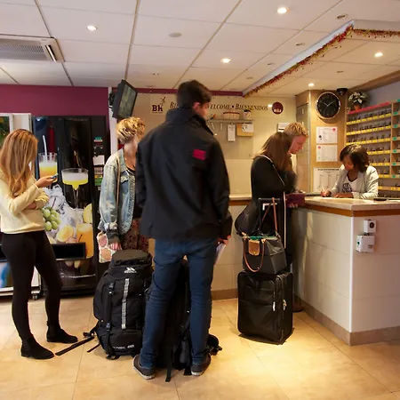 Bastille Hostel-3