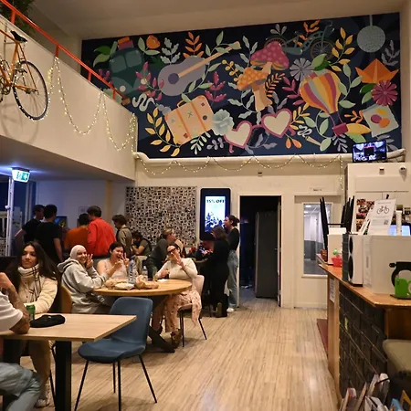Dutchies Hostel-3