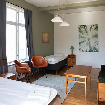 Hunnebergs Gard Hostel & Camping-3
