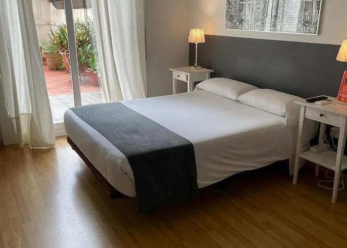 Hostal El Ninot Barcelona