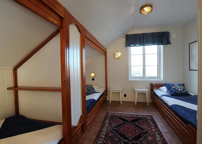 Logi & Bastu Vandrarhem Karingon