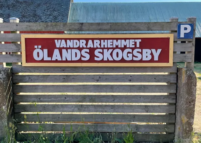 Vandrarhemmet Oelands Skogsby Färjestaden