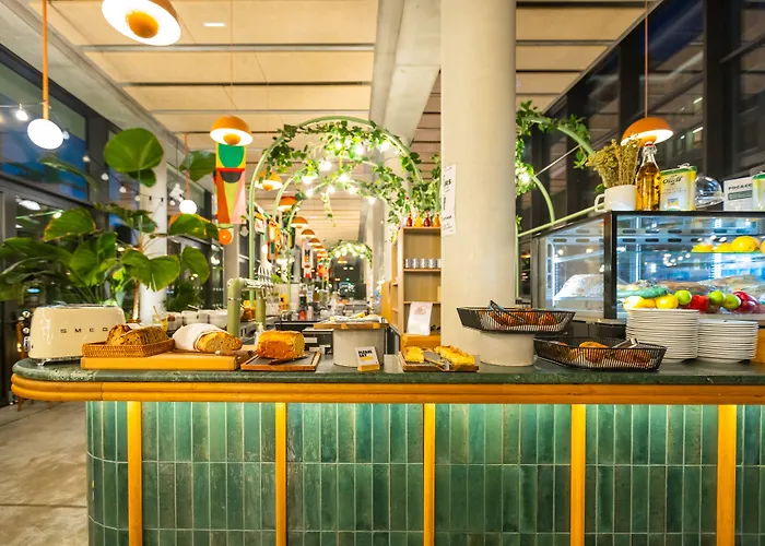 VandrarhemPeople - Paris Marais